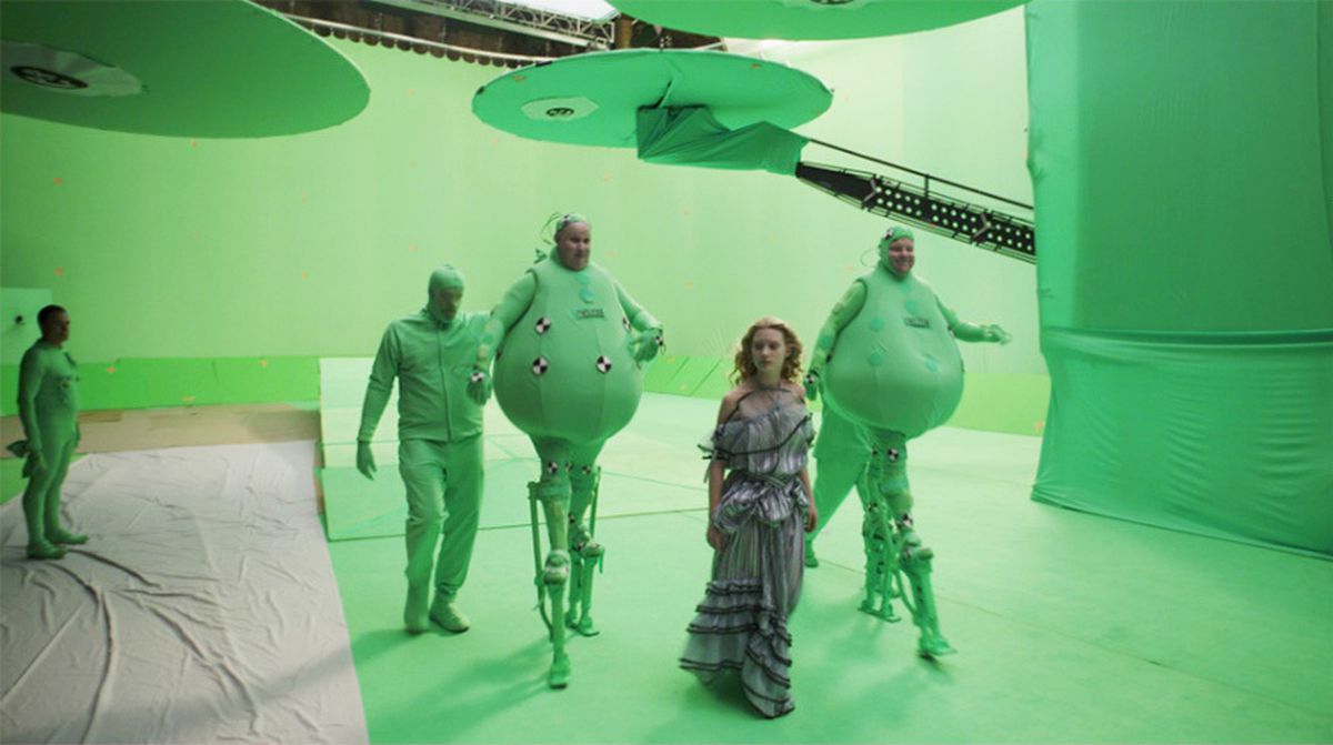 La ce ne uităm?! 24 de imagini de necrezut cu efectele speciale din filme: în ce hal arată o scenă celebră din Wolf of Wall Street în realitate!