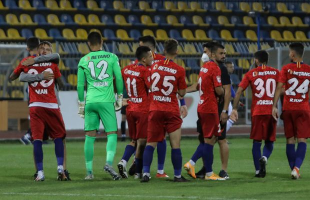 FCSB. Veste teribilă pentru Toni Petrea: un jucător a suferit o accidentare groaznică și ratează toate meciurile din acest an