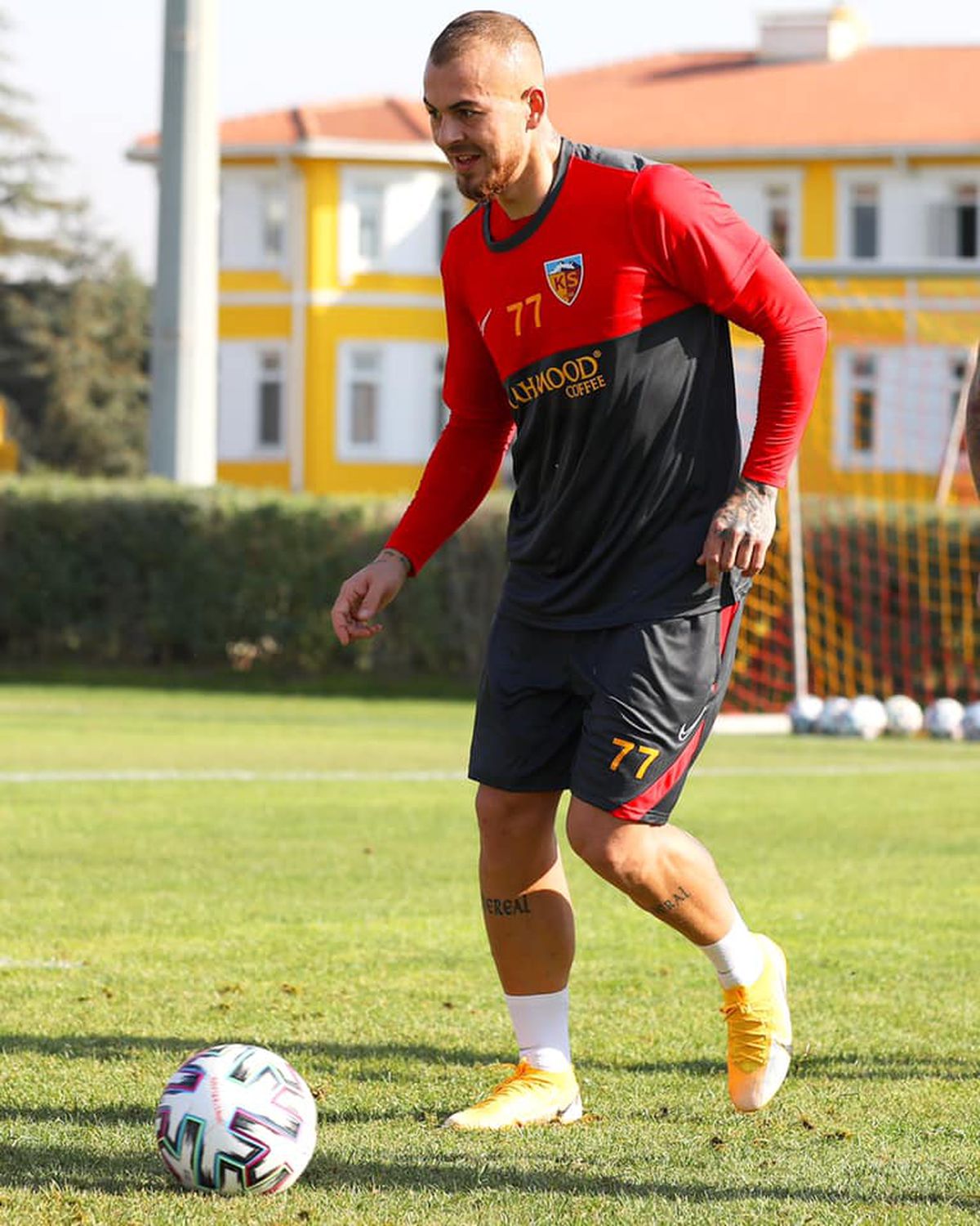 Denis Alibec, prezentat oficial