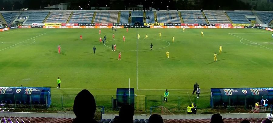 12.000 de locuri este capacitatea stadionului din Buzău. la FCSB - Mioveni, arena care seamănă izbitor cu fostul Ghencea a fost populată în proporție de 15% FCSB, abandonată de fani la Buzău » Record negativ