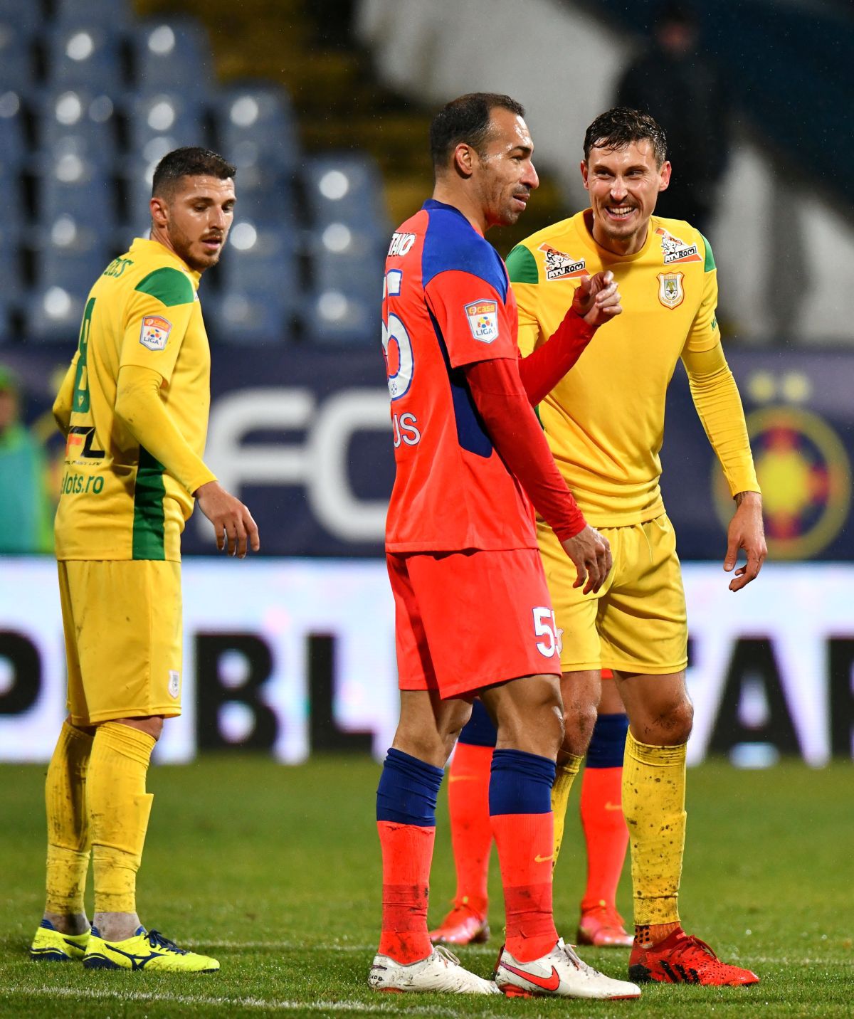 FCSB - CS Mioveni 3-0 » Victorie MARE pentru FCSB, într-un meci în care a avut doar două rezerve » Keșeru, MVP la Buzău