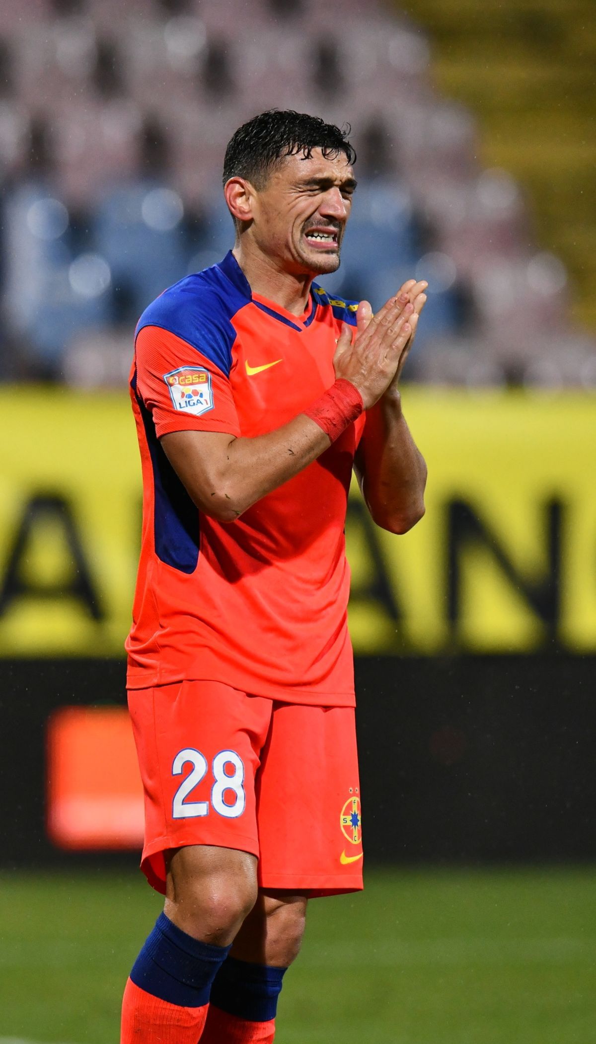 Viciere de rezultat la FCSB - Mioveni! » Două erori decisive: „Nici înainte de Revoluție n-am văzut așa ceva! Să plece toți de la Comisii!”