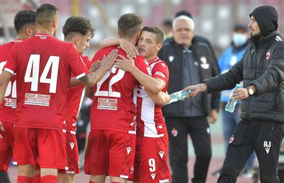 Vedeta lui Dinamo, arătată cu degetul după înfrângere: „Dispare din joc! Tot timpul e nemulţumit”