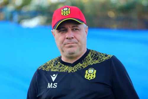 Marius Șumudică, 50 de ani, antrenorul celor de la Yeni Malatyaspor, s-a descătușat după victoria obținută la primul meci oficial cu noua echipă, 2-0 în deplasare la Adana Demirspor.