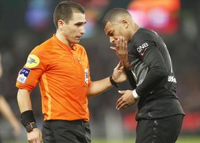 Antrenorul lui Angers se revoltă: „Simt furie. Deciziile arbitrilor au făcut diferența cu PSG”