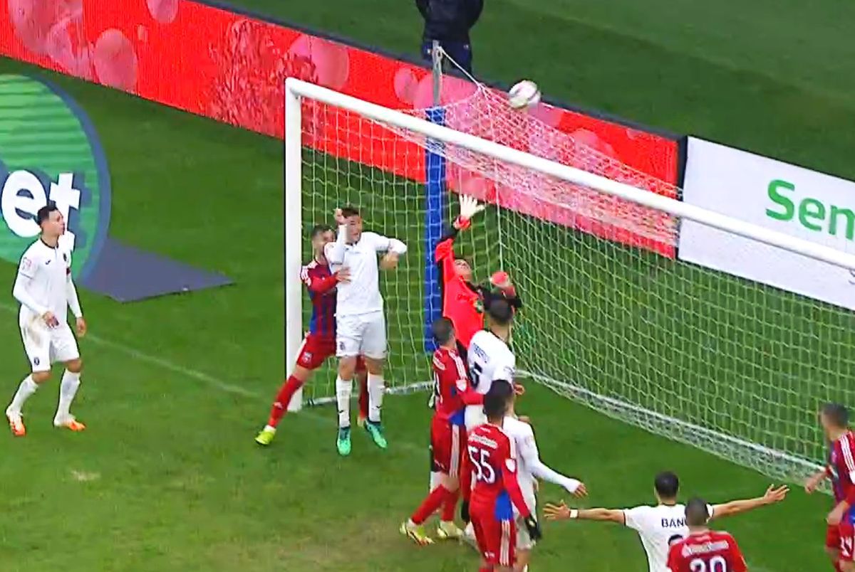 Gol cum n-a văzut Ghencea » Portarul de la CSA Steaua, umilit de un puști al Astrei cu o execuţie fabuloasă, direct din corner! „Militarii”, pas greșit