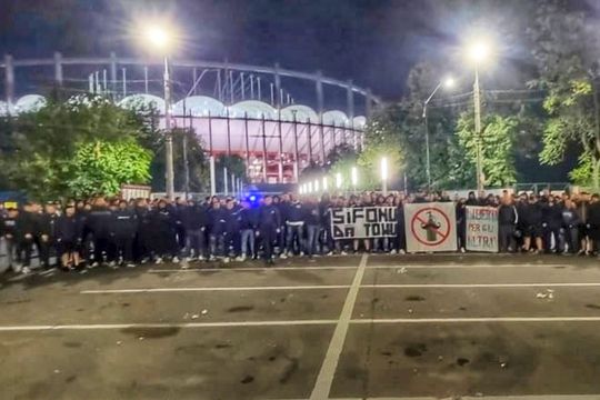 Ultrașii celor de la CSA Steaua au vrut să fie alături de „frații” arădeni la meciul cu FCSB, dar accesul în sectorul oaspeților de pe Arena Națională le-a fost interzis.  / FOTO: Facebook @As47