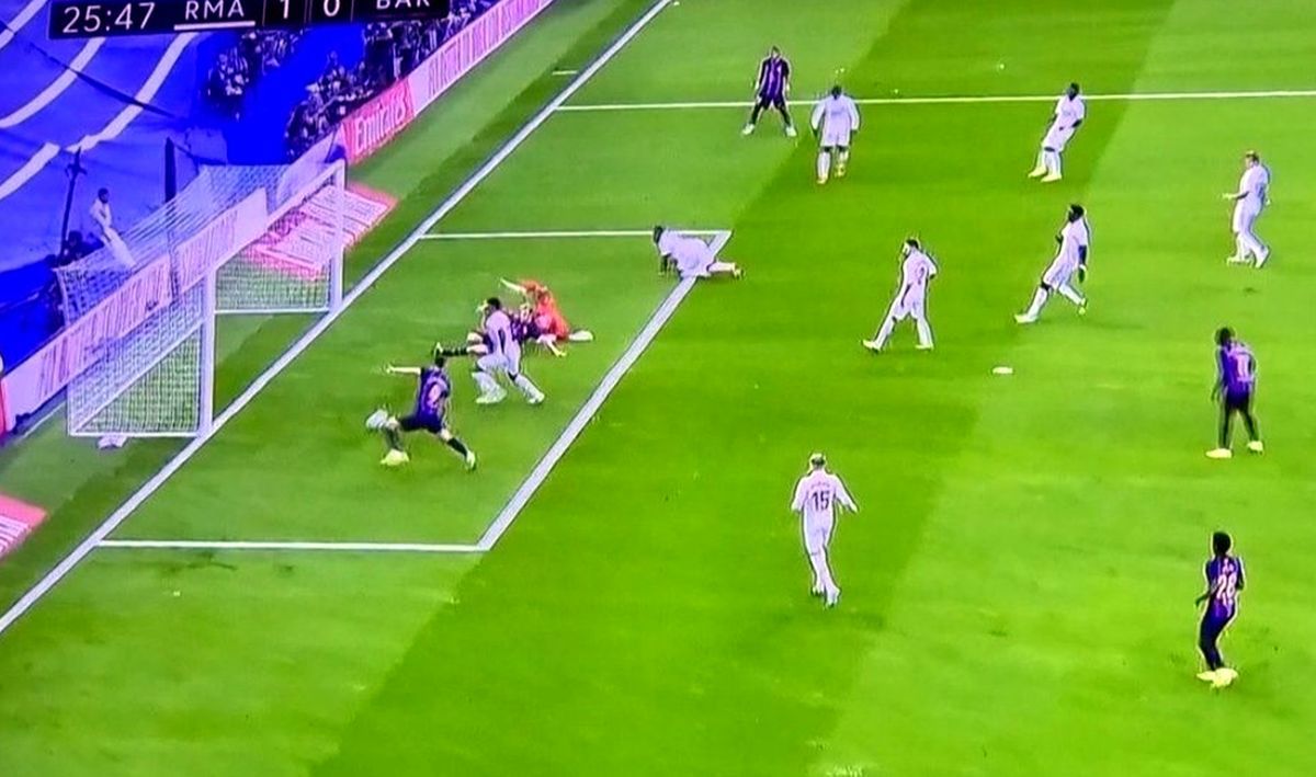 Robert Lewandowski, ratare incredibilă în Real Madrid - Barcelona » A dat peste poartă din 2 metri