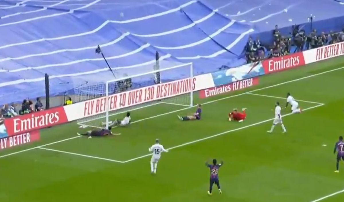 Robert Lewandowski, ratare incredibilă în Real Madrid - Barcelona » A dat peste poartă din 2 metri