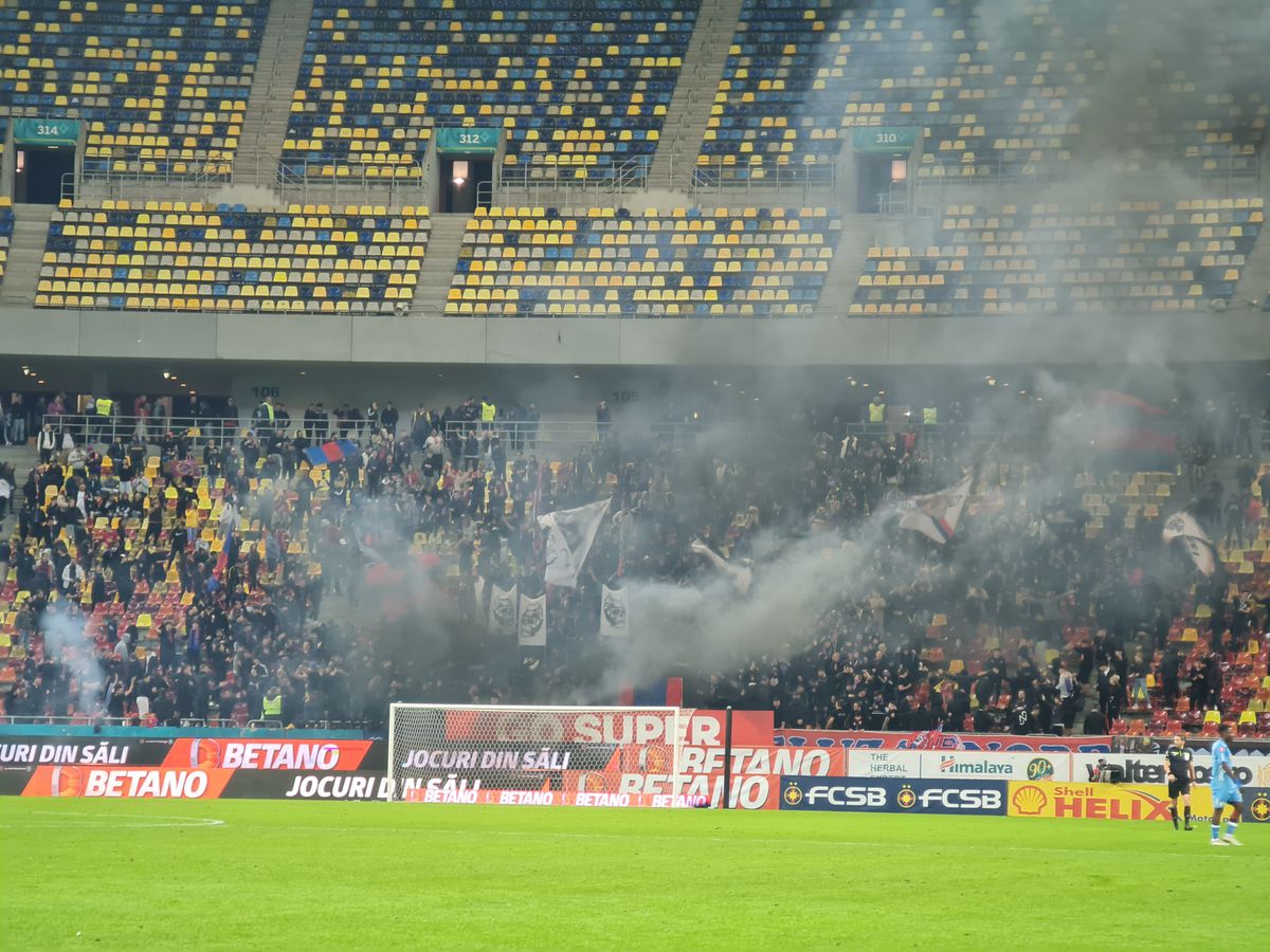 Fanii FCSB nu au uitat de umilința cu Silkeborg » Mesajul afișat în tribună pentru Dică