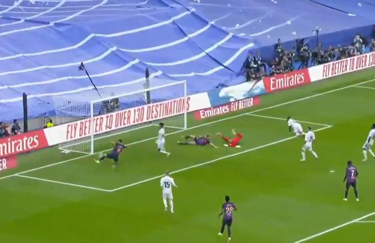 Robert Lewandowski, ratare incredibilă în Real Madrid - Barcelona » A dat peste poartă din 2 metri