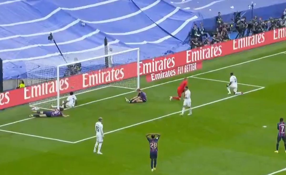 Robert Lewandowski, ratare incredibilă în Real Madrid - Barcelona » A dat peste poartă din 2 metri