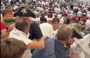 Incidente la Marseille » Fanii englezi, îmbrăcați în costumul lui Napoleon Bonaparte, și-au împărțit pumni în timpul meciului cu Fiji de la Cupa Mondială de Rugby