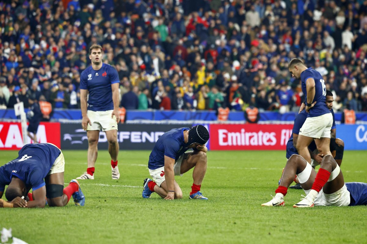 Președintele Macron a fost în vestiarul Franței după înfrângerea cu Africa de Sud » Ce mesaj a transmis