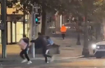 Atac terorist înaintea meciului din preliminariile EURO 2024! Doi suporteri suedezi, împușcați pe stradă în Bruxelles » Fotbaliștii au refuzat să mai joace: „În ce fel de lume trăim?”