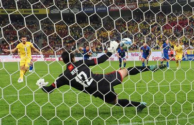 Basarab Panduru a avut o dilemă după România - Andorra. Ianis Hagi a venit cu explicațiile: „Am decis pe teren”