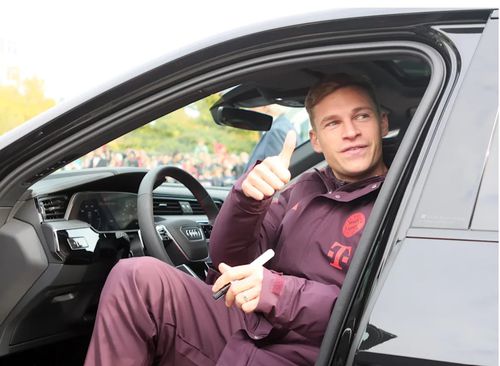 Joshua Kimmich, tare mândru de bolidul ales / Foto: Imago