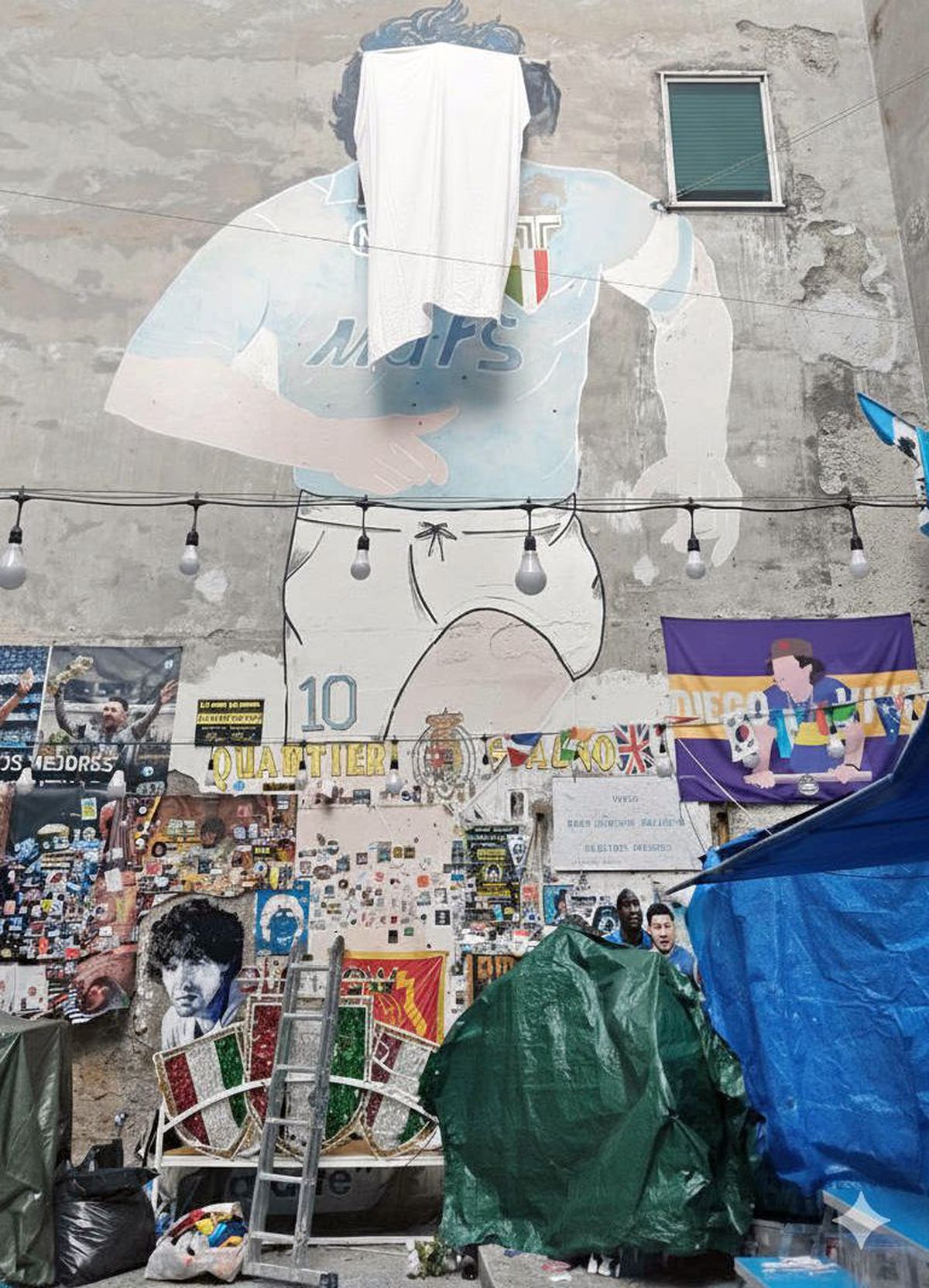 Proteste la muralul lui Maradona