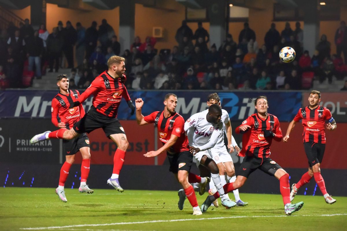 Desfășurare fabuloasă în Csikszereda - CFR Cluj: meciul a fost decis de o „Panenka” în minutul 90+9