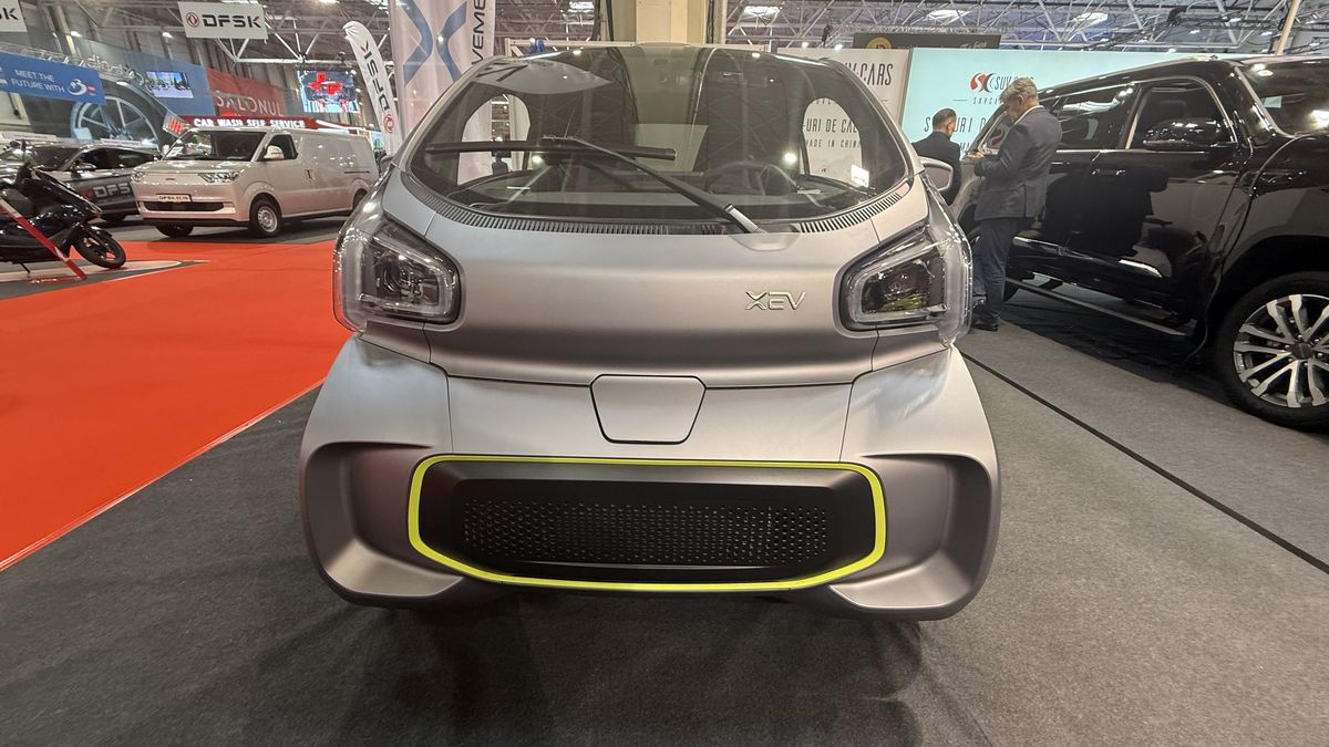 Mașina fabricată la imprimantă, care a cucerit Spania și Italia, vrea să invadeze și România! E mai scumpă decât Dacia Spring, dar poate fi condusă de la 16 ani