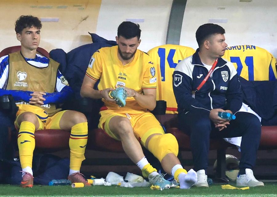 Mihai Popescu, accidentat în România - Austria // FOTO: Ionuț Iordache (GSP) Pas cu pas, calvarul lui Mihai Popescu după operație » Când va merge din nou și când ar putea reveni pe gazon