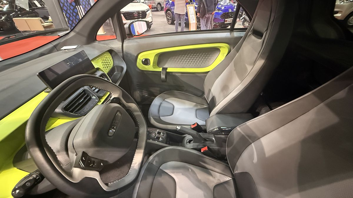 Mașina fabricată la imprimantă, care a cucerit Spania și Italia, vrea să invadeze și România! E mai scumpă decât Dacia Spring, dar poate fi condusă de la 16 ani