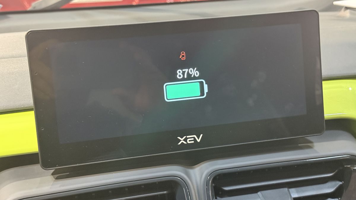 Mașina fabricată la imprimantă, care a cucerit Spania și Italia, vrea să invadeze și România! E mai scumpă decât Dacia Spring, dar poate fi condusă de la 16 ani