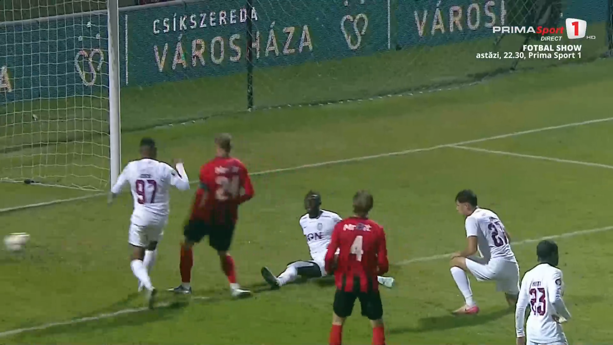 Scandal imens de arbitraj în Csikszereda - CFR Cluj » Ce a fluierat Găman, fault sau henț?