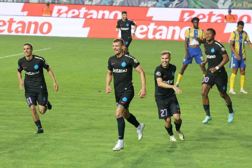 Juri Cisotti (stânga), așteptat să semneze prelungirea contractului cu FCSB. FOTO: GSP.ro