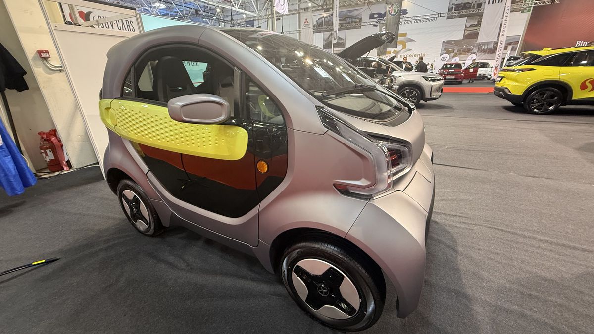 Mașina fabricată la imprimantă, care a cucerit Spania și Italia, vrea să invadeze și România! E mai scumpă decât Dacia Spring, dar poate fi condusă de la 16 ani