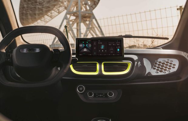 Mașina fabricată la imprimantă, care a cucerit Spania și Italia, vrea să invadeze și România! E mai scumpă decât Dacia Spring, dar poate fi condusă de la 16 ani