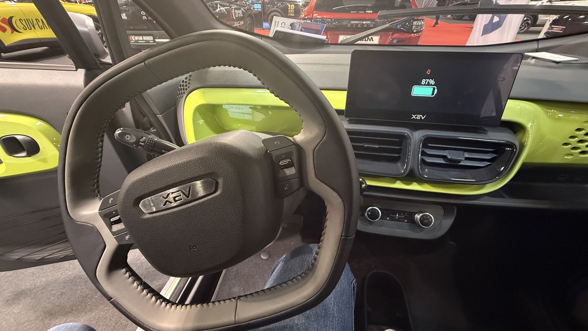 Mașina fabricată la imprimantă, care a cucerit Spania și Italia, vrea să invadeze și România! E mai scumpă decât Dacia Spring, dar poate fi condusă de la 16 ani