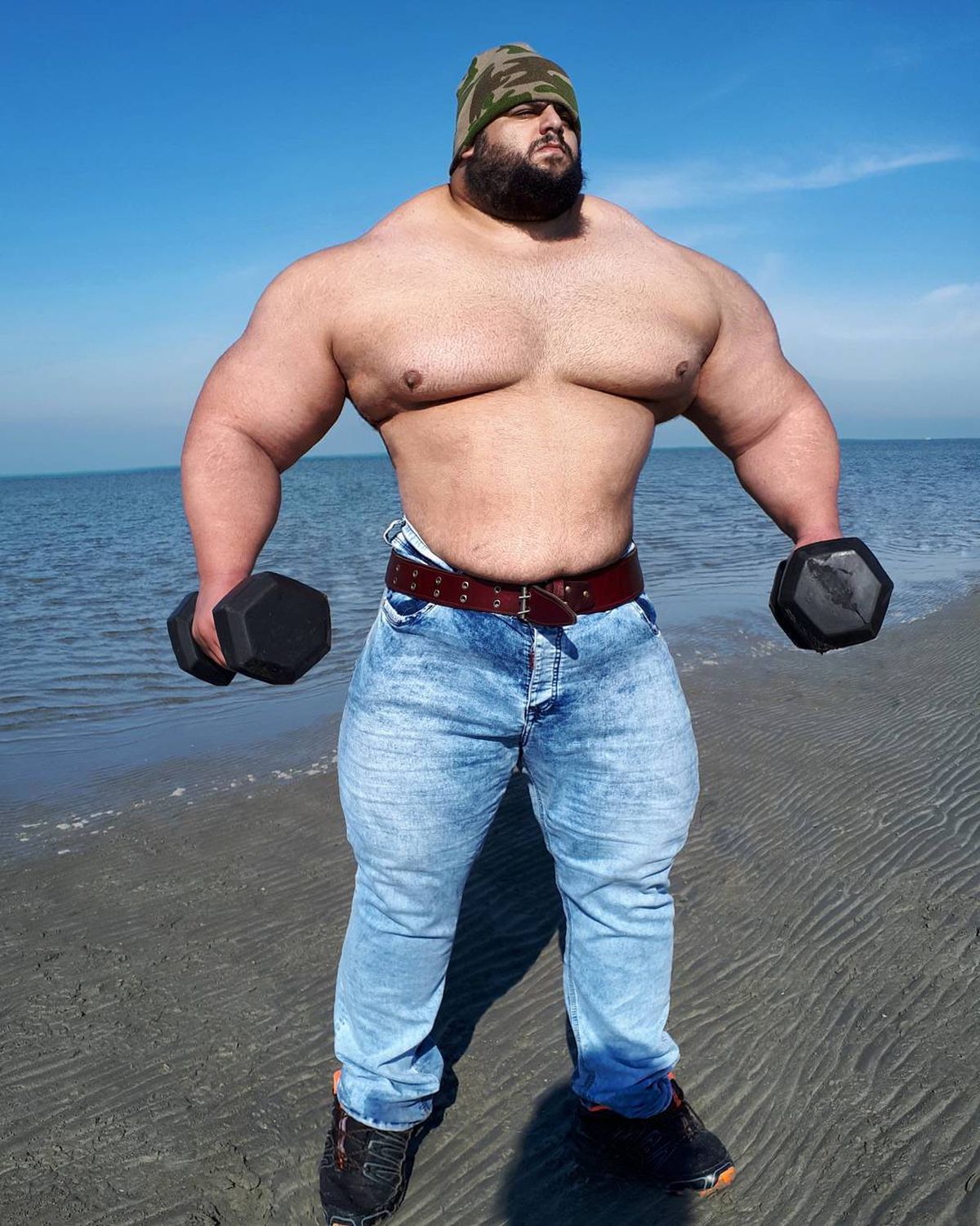 Lupta luptelor s-a amânat. „Cel mai înfricoșător om din lume” nu se va bate cu „Hulk iranianul”