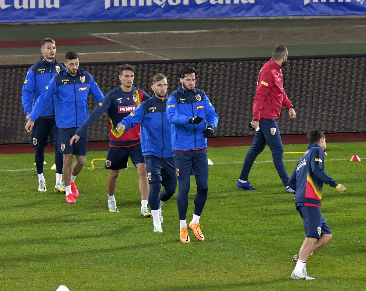 Prezență-surpriză la antrenamentul naționalei » „Tricolorii” s-au pregătit înainte de meciul Slovenia