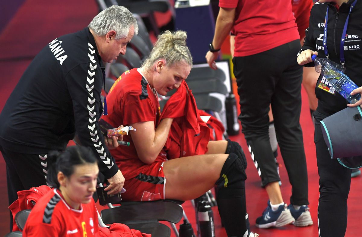 Crina Pintea, în lacrimi după România - Germania: „Ce rost are să mai faci sacrificii dacă totul se întâmplă în spate? Sunt jocuri de culise! EHF nici nu ne-a lăsat să  protestăm”