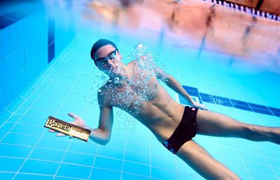 Imagini UNICE cu David Popovici! „Delfinul” a acceptat provocarea fotoreporterului GSP și au ieșit 10 cadre SENZAȚIONALE!