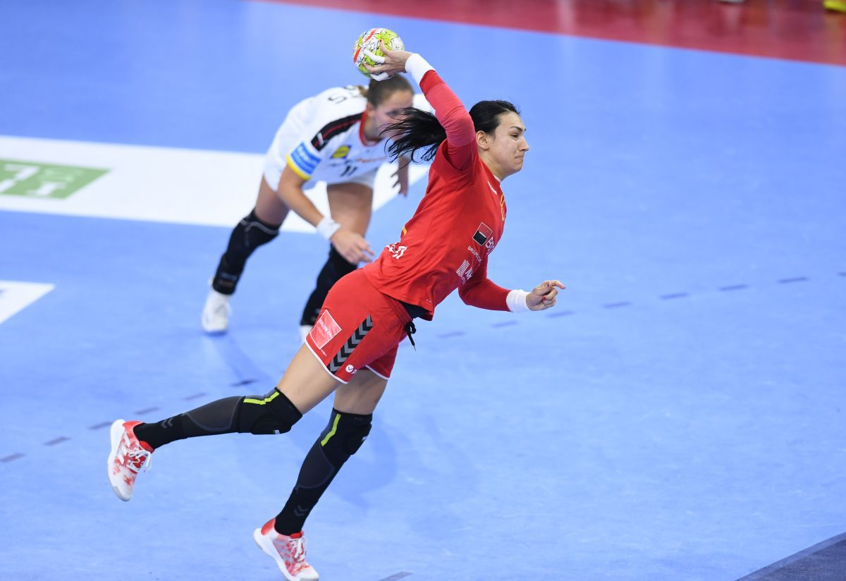 Crina Pintea, în lacrimi după România - Germania: „Ce rost are să mai faci sacrificii dacă totul se întâmplă în spate? Sunt jocuri de culise! EHF nici nu ne-a lăsat să  protestăm”