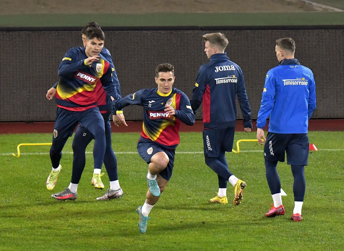 Prezență-surpriză la antrenamentul naționalei » „Tricolorii” s-au pregătit înainte de meciul Slovenia