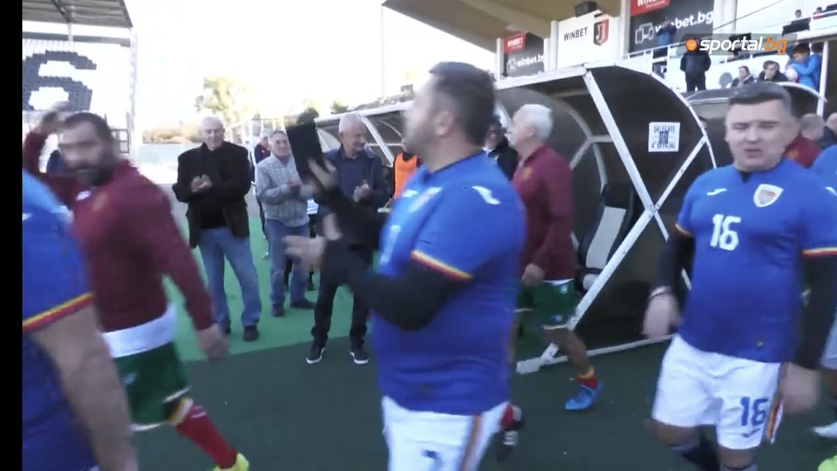 Cu ce se mai ocupă parlamentarii români: meci demonstrativ cu Stoicikov și Balakov » Marica a fost făcut „deputat” + explicațiile PNL-istului Robert Sighiartău