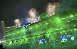 Ceremonie spectaculoasă înaintea primului Mare Premiu din Las Vegas după 40 de ani » Verstappen n-a fost impresionat: „Mă face să arăt ca un clovn”