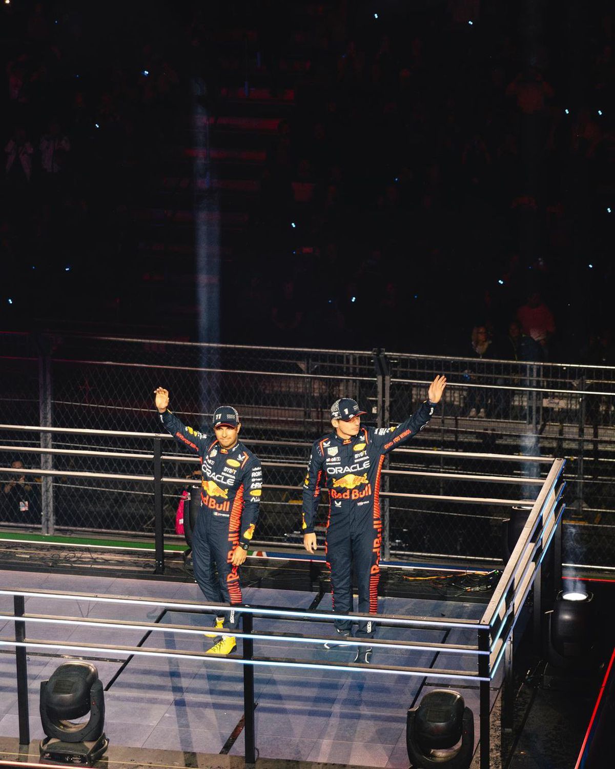 Ceremonie spectaculoasă înaintea primului Mare Premiu din Las Vegas după 40 de ani » Verstappen n-a fost impresionat: „Mă face să arăt ca un clovn”