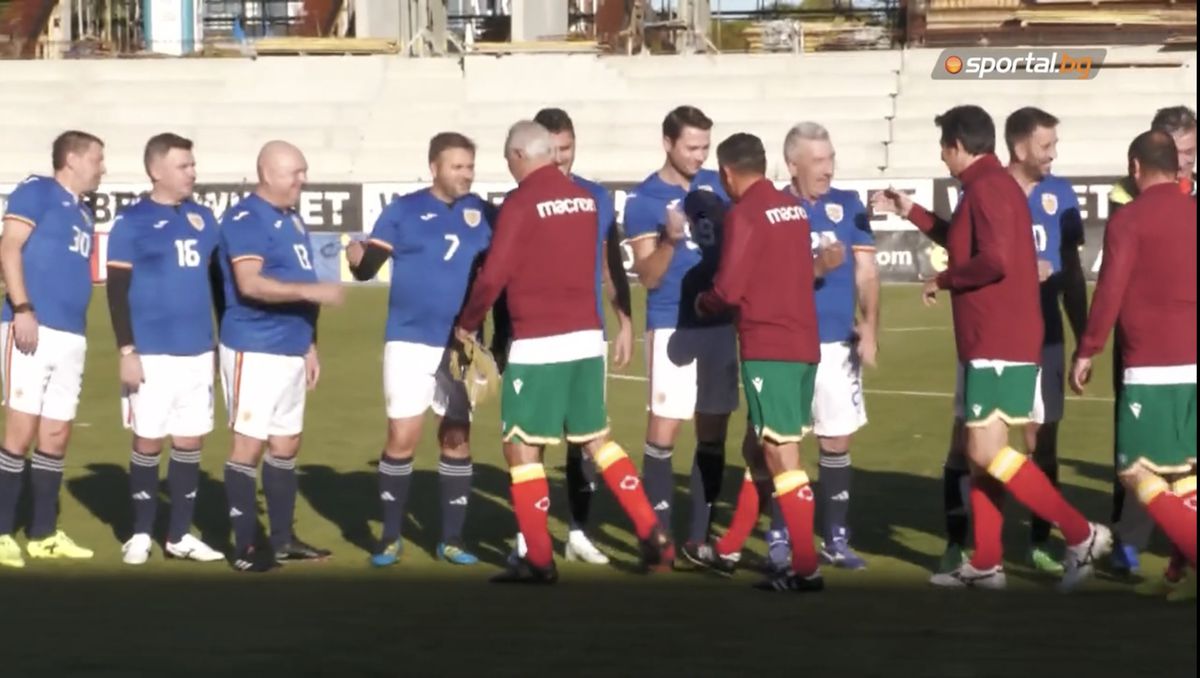 Cu ce se mai ocupă parlamentarii români: meci demonstrativ cu Stoicikov și Balakov » Marica a fost făcut „deputat” + explicațiile PNL-istului Robert Sighiartău