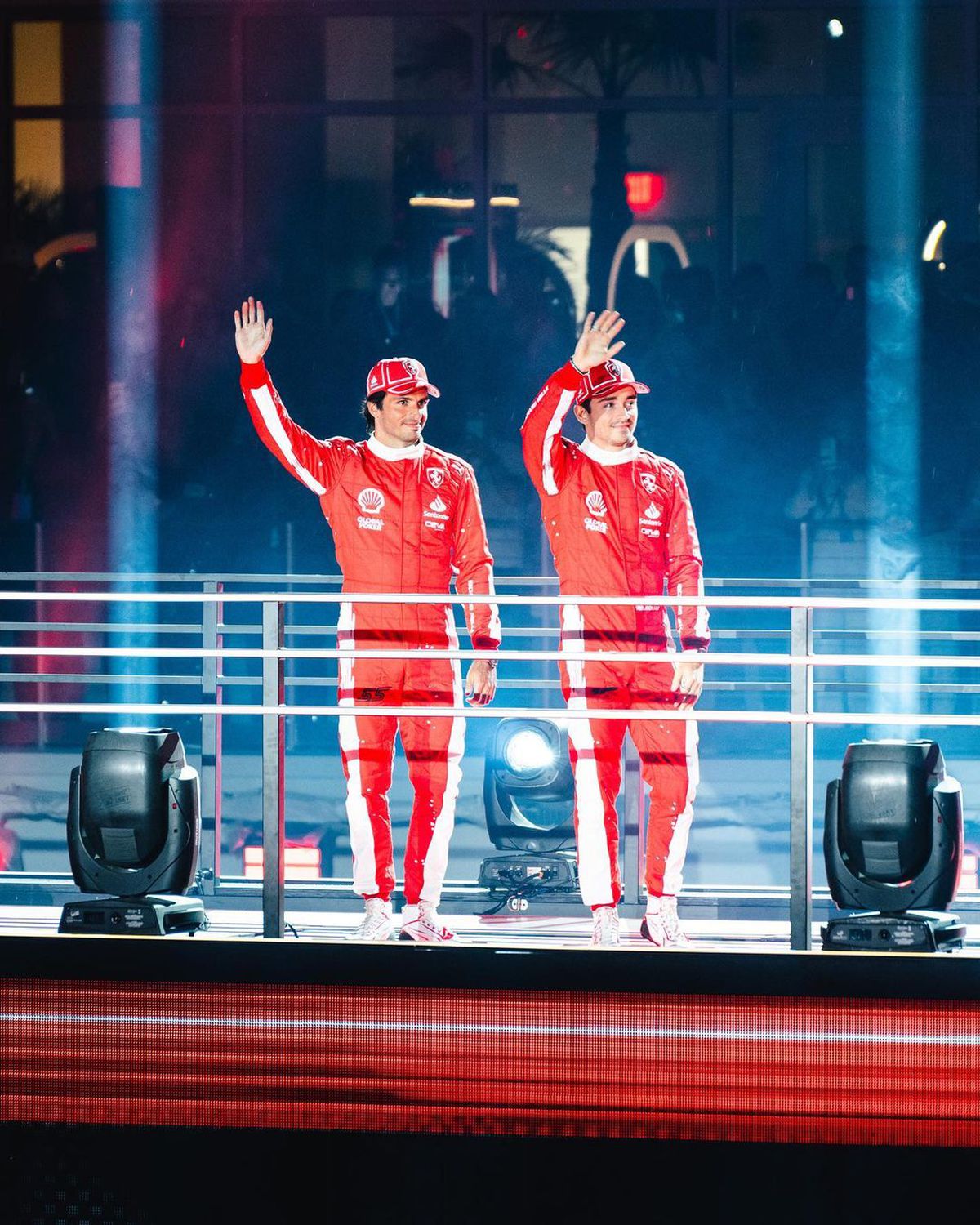 Ceremonie spectaculoasă înaintea primului Mare Premiu din Las Vegas după 40 de ani » Verstappen n-a fost impresionat: „Mă face să arăt ca un clovn”