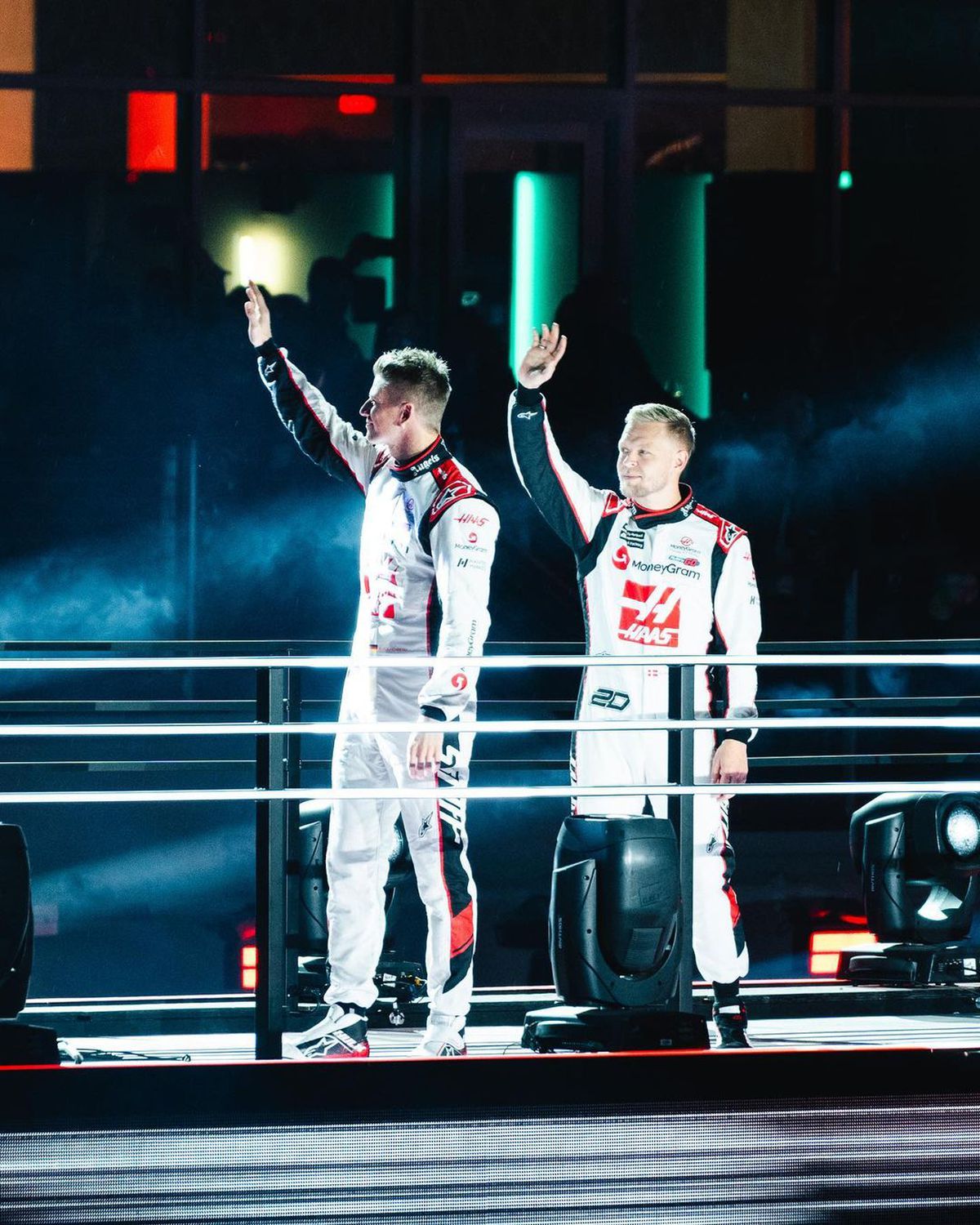 Ceremonie spectaculoasă înaintea primului Mare Premiu din Las Vegas după 40 de ani » Verstappen n-a fost impresionat: „Mă face să arăt ca un clovn”