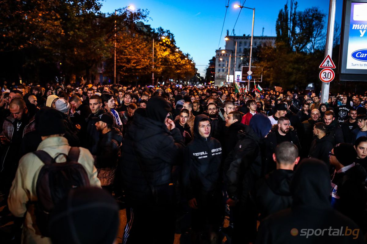 Haos pe străzile din Sofia în timpul meciului Bulgaria - Ungaria