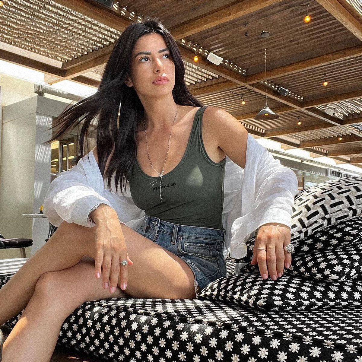 Gigi Becali sare în ajutorul unei prezentatoare TV, care a ajuns în cârje: „Am început recuperarea la FCSB”