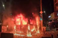 Haos la Sofia, în timpul meciului Bulgaria - Ungaria » Ultrașii din toată țara s-au unit: bătaie cu jandarmii, mașini incendiate și străzi pline de sânge