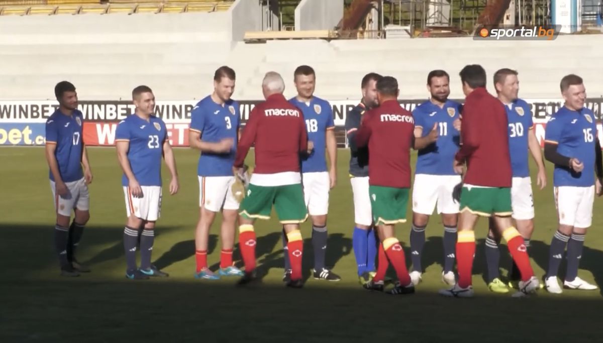 Cu ce se mai ocupă parlamentarii români: meci demonstrativ cu Stoicikov și Balakov » Marica a fost făcut „deputat” + explicațiile PNL-istului Robert Sighiartău