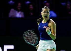 Emma Răducanu a revenit pe teren și a ajutat Marea Britanie să se califice în „sferturile” BJK Cup Finals