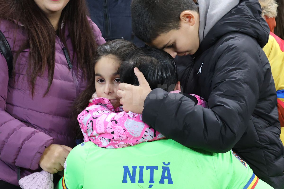 Florin Niță și familia după România - Kosovo